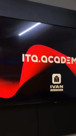 Instagram post from itaseguros. This post is in position 6.