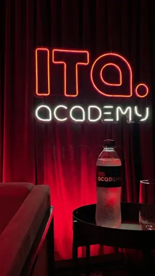 Instagram post from itaseguros. This post is in position 7.